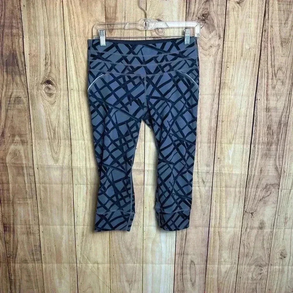 *Athleta Splash Relay Cropped Bamboo Print Gray Size S - Picture 4 of 12